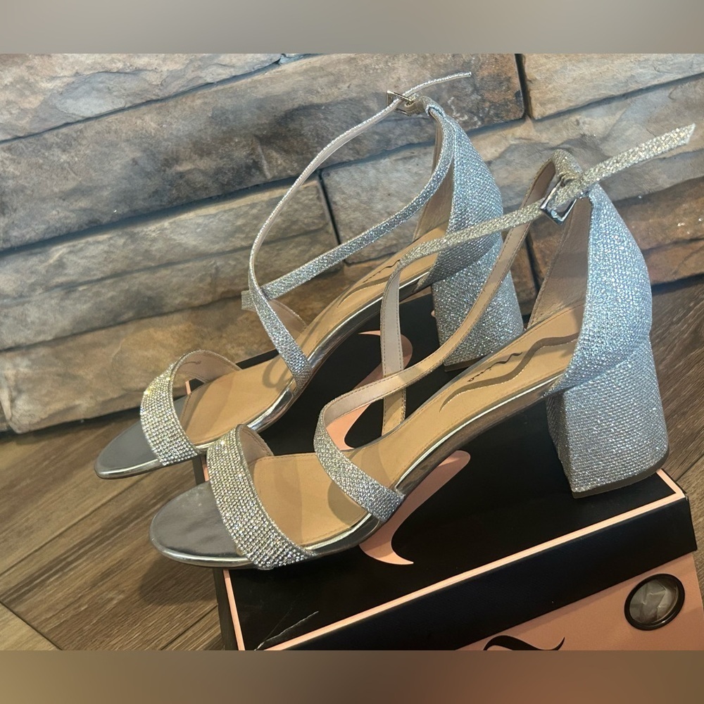EUC Nina Neville Sandal - Picture 7 of 9